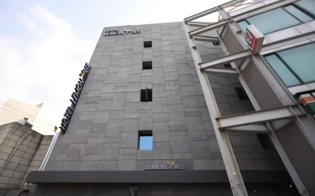 Отель Lemon Tree Hotel Jongno Южная Корея, Сеул - отзывы, цены и фото номеров - забронировать отель Lemon Tree Hotel Jongno онлайн вид на фасад