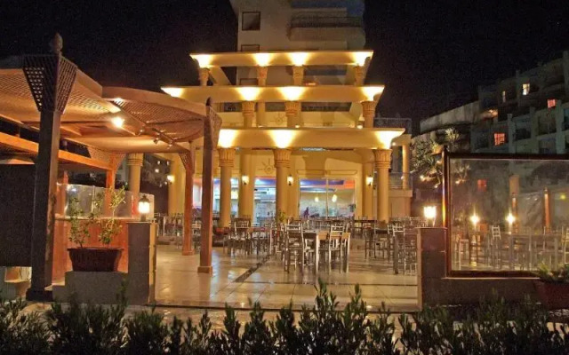 Отель Sphinx Aqua Park Beach Resort вид на фасад