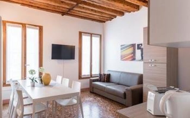 Accademia Charm Apartments 1