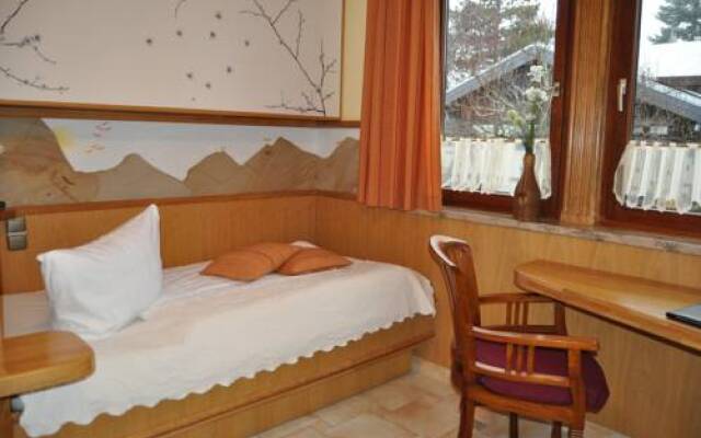 Hotel Pension Blumenbach 2