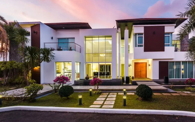 Отель Kyerra Villa by Lofty