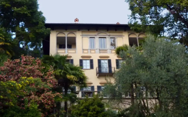 Hotel Villa della Quercia Вербания вид на фасад