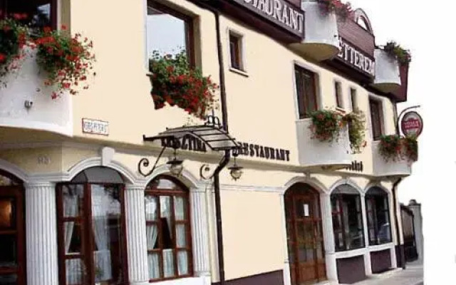 Krisztina Hotel вид на фасад