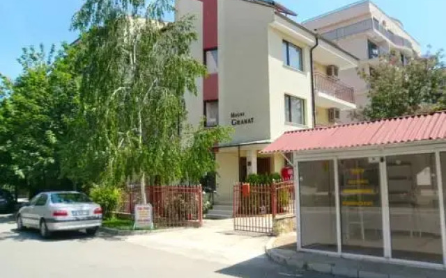 Отель Guest House Granat вид на фасад