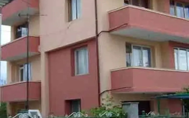 Отель Guest House Todorovi вид на фасад