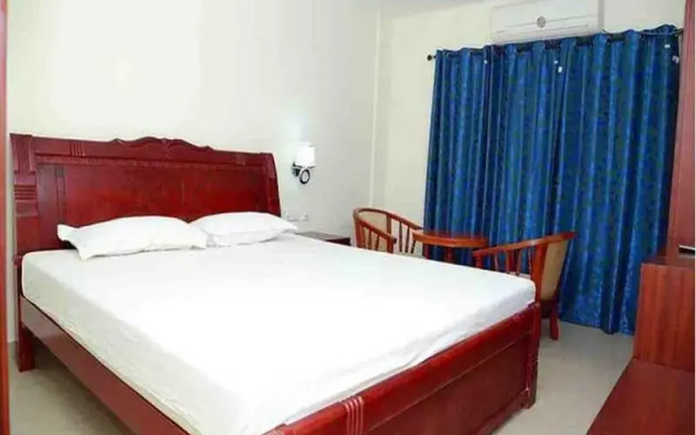 Thachaparambil Residency