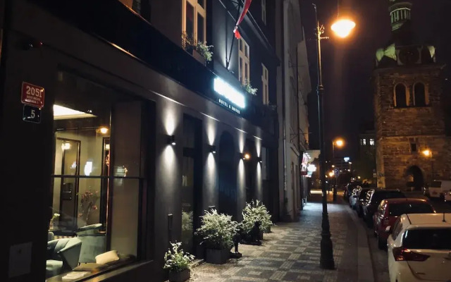 Hotel Republika & Suites вид на фасад