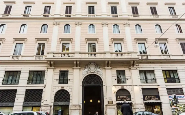 Отель Queen Palace Suites Италия, Рим - отзывы, цены и фото номеров - забронировать отель Queen Palace Suites онлайн вид на фасад