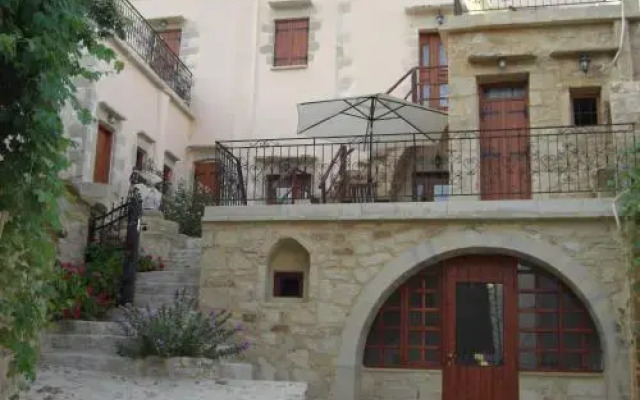 Patriko Traditional Stone Houses