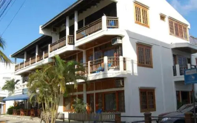 Hotel y Restaurante Cesar Mariscos вид на фасад