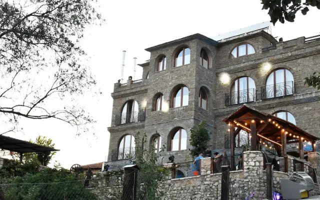 Hotel Emblema вид на фасад