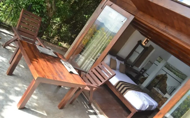 Отель Ella Jungle Inn вид на фасад