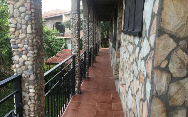 Апартаменты Legassi Gardens Apartments вид на фасад