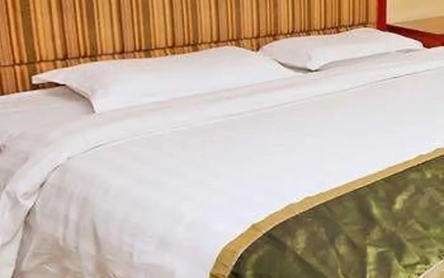 Lucky Day Hotel (Xi'an Shaanxi Normal University Exhibition Center)