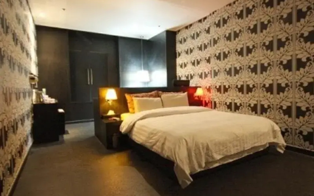 Mariposa Hotel
