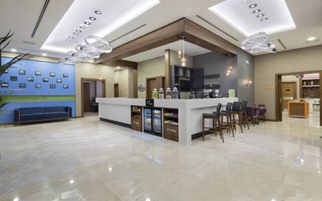 Hampton by Hilton Istanbul Atakoy 2