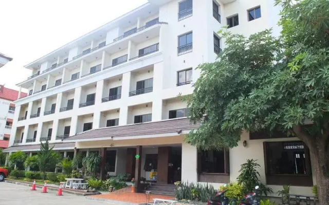 Baan Khun Poh Hotel вид на фасад