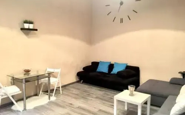 Emerald Apartments  Hostel