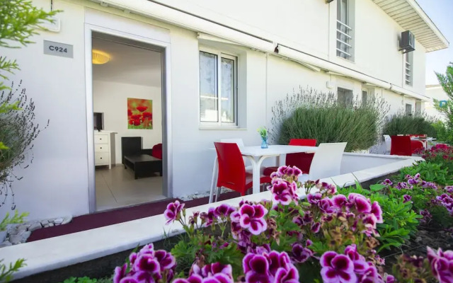 Отель Vela Garden Resort вид на фасад