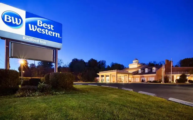 Отель Quality Inn США, Радфорд - отзывы, цены и фото номеров - забронировать отель Quality Inn онлайн вид на фасад