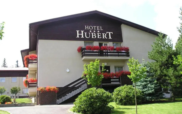 Отель Hubert Чехия, Франтишкови-Лазне - отзывы, цены и фото номеров - забронировать отель Hubert онлайн вид на фасад