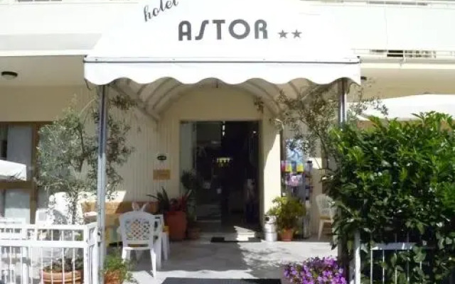 Отель Astor Италия, Риччоне - отзывы, цены и фото номеров - забронировать отель Astor онлайн вид на фасад