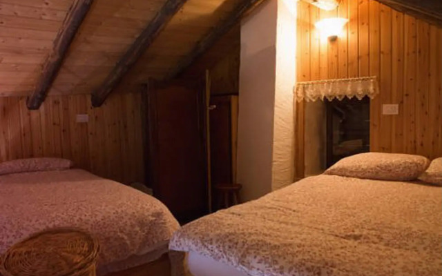 Отель Suites And Chalets Laghi & Monti Орнавассо комната для гостей