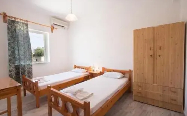 Elena Rooms & Apartments
