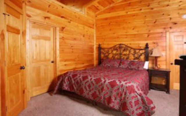 Bearskin Lodge by RedAwning