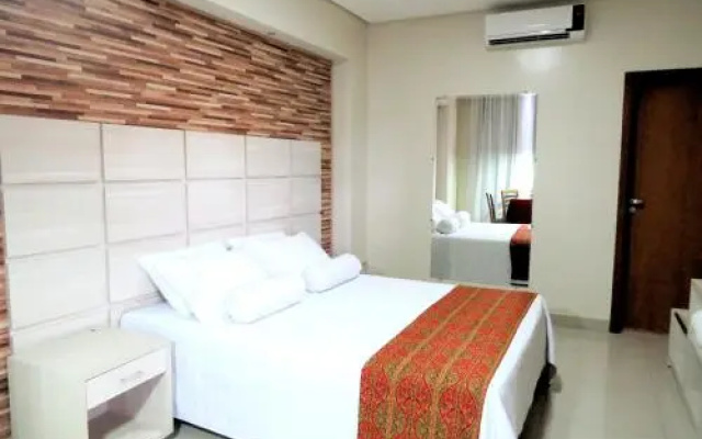 Max Hotel