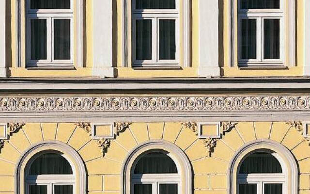 Hotel & City Appartements Rothenburger Hof вид на фасад