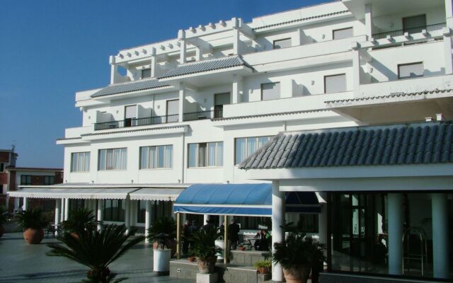 Hotel Sakura Торре-дель-Греко вид на фасад