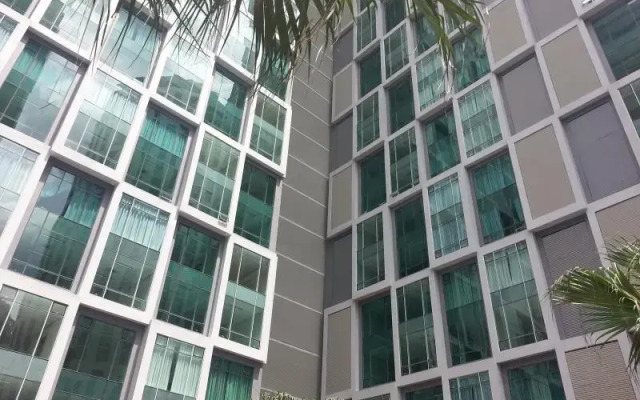 Отель KL101 Service Suite at Soho Suites KLCC Малайзия, Куала-Лумпур - отзывы, цены и фото номеров - забронировать отель KL101 Service Suite at Soho Suites KLCC онлайн вид на фасад