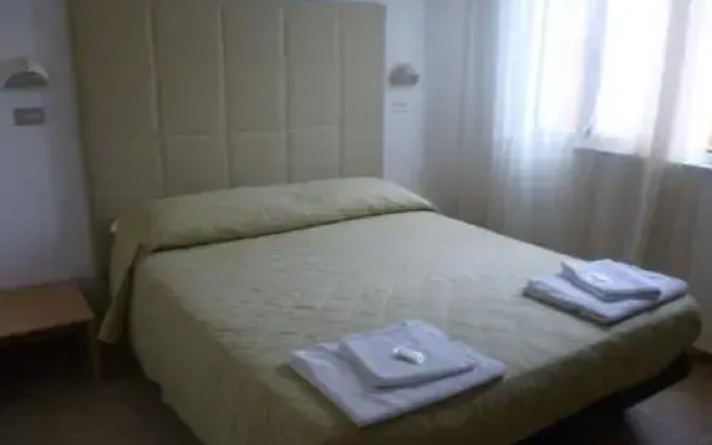 Hotel Fiorana комната для гостей