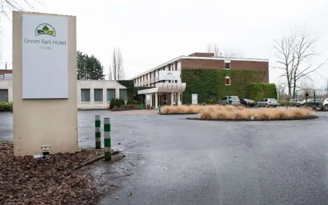 Leonardo Hotel Brugge вид на фасад