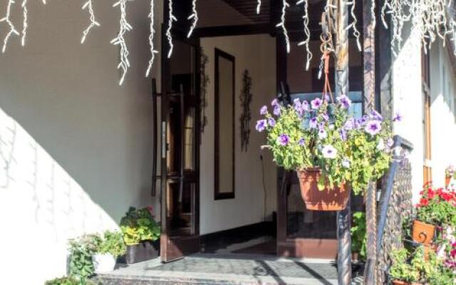 Гостиница Motel Vosymaya Milya в Тольятти отзывы, цены и фото номеров - забронировать гостиницу Motel Vosymaya Milya онлайн вид на фасад