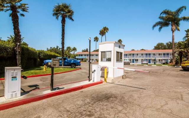 Motel 6 Los Angeles - Van Nuys/North Hills 1