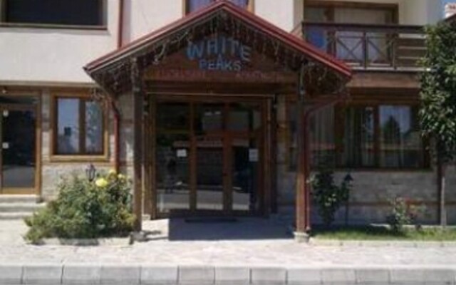 Отель White Peaks Банско вид на фасад