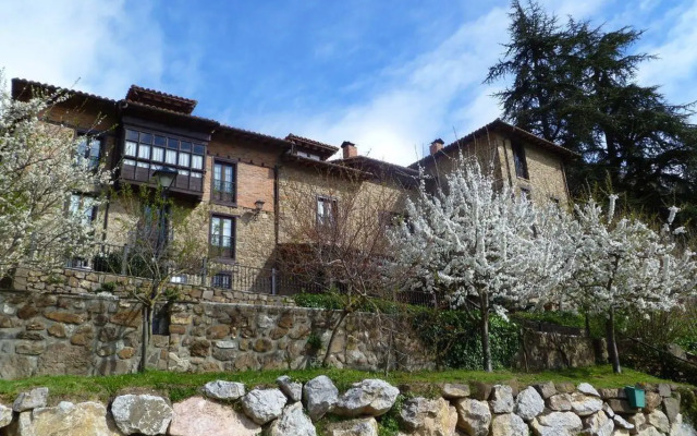 Отель La Posada de Viñón Casa Reda вид на фасад