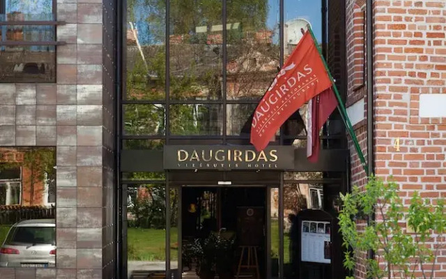 Отель Daugirdas Литва, Каунас - 2 отзыва об отеле, цены и фото номеров - забронировать отель Daugirdas онлайн вид на фасад