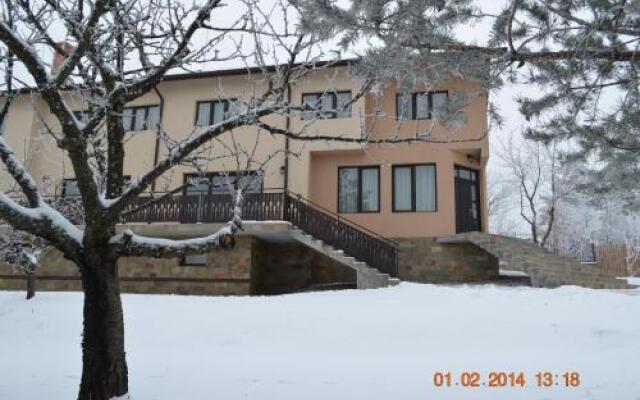 Отель Miza Guest House вид на фасад