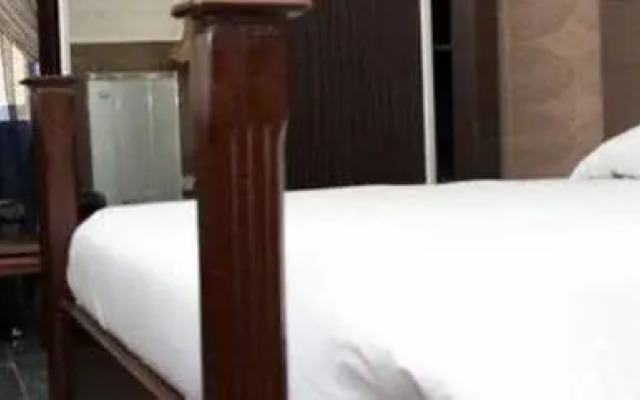 Chida Hotel International вид на фасад