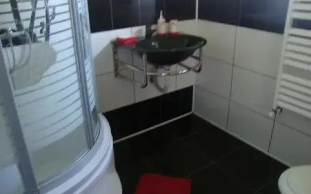 Vila Lacul Sarat