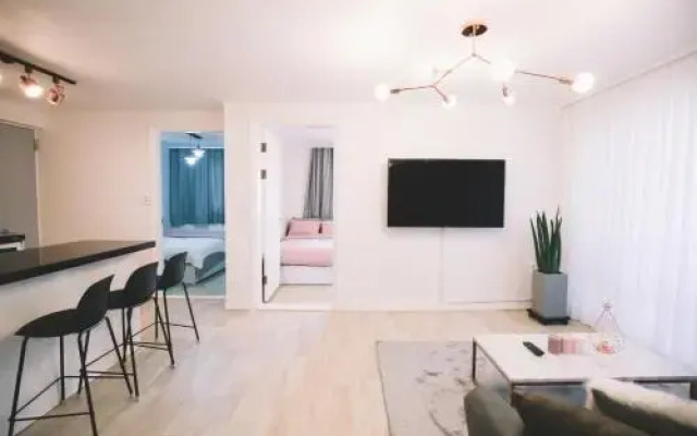 Отель Lovely House Hongdae комната для гостей