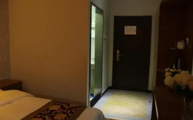 169 Business Hotel