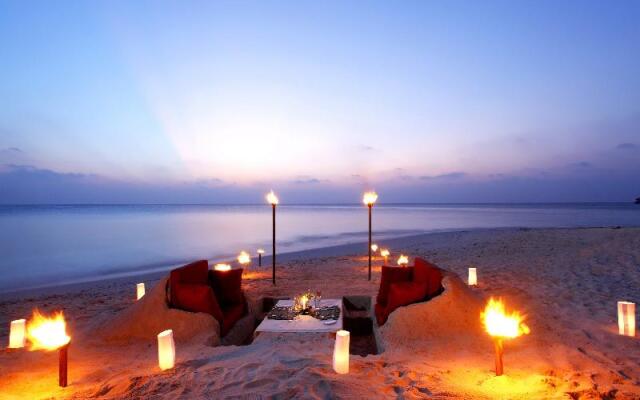 Centara Ras Fushi Resort & Spa Maldives 2