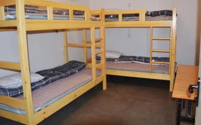 Jinan Water Young hostel