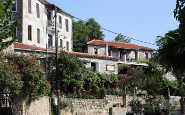 Отель Guesthouse Parthenon Ситония вид на фасад