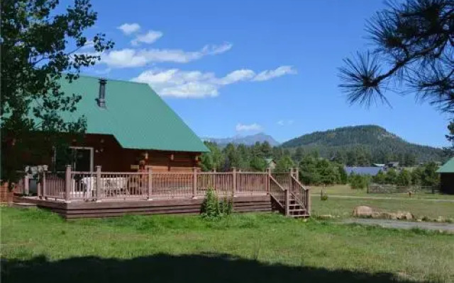 Sugarloaf Cabin by RedAwning