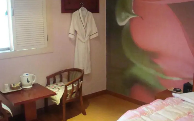 Cozy Hotel